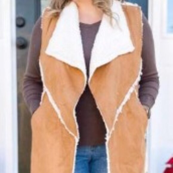 LulaRoe Marlowe Faux Shearling Vest - Picture 2 of 5